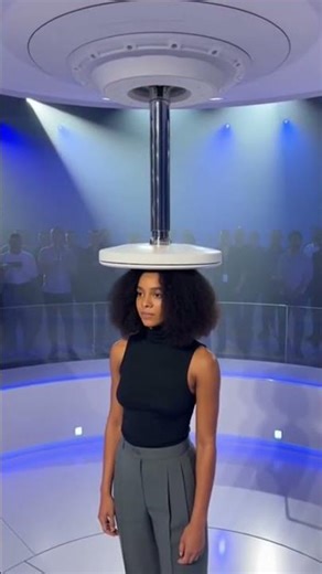 AI Salon Robot Uses Red Laser to Instantly Create New Hairstyle #robotics #barberpod