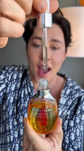 Here’s to the bees who give us more than just 🍯 like the glow in our favorite facial oil.Powered by Manuka Honey, Royal Jelly, and Bee Pollen Extract, this luxe blend supports radiant, hydrated skin naturally.💛......#worldbeeday #beeday #worldbeeday2025 #skincare #skincareroutine #skincareessentials #skincareproducts #explorepage✨ #trendingreels #instagramalgorithm | SKINN Cosmetics