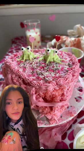 #tiktokdrama #cakedrama #cakedecorating #frogcaketiktok #frogcake #galentinesday2023 #galentinesparty
