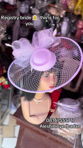 Registry bride 👰 A beautiful bridal fascinator perfect for your court wedding look. Price 15,000 #bride #facinator #wedding #bridal #trend