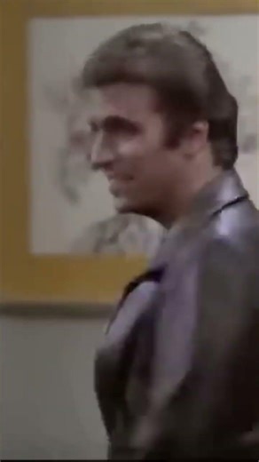 Knots, Geography, and Weird Lubricants: This Classic TV Exchange is Peak Comedy Chaos! 😂