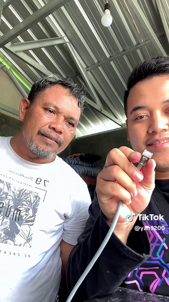 Keterampilan Dewa: Crimping Kabel LAN Bersama Pak Eko