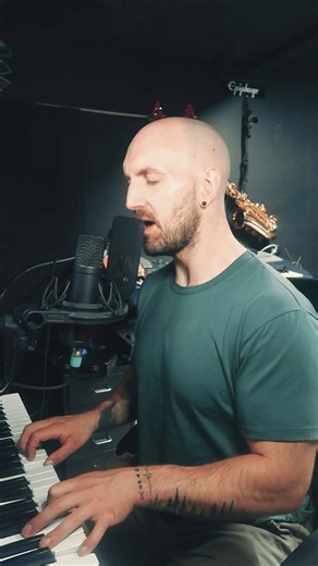 23K views · 1K reactions | One take  Voice is a little ropey after the weekend's gigs, so don't mind the extra grit  I wrote this song not too long ago, as a reminder to myself not to forget what's important 冀 | Shane For Short | Facebook