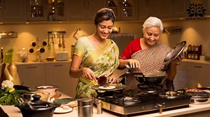 Wooden Potato Masher daily use Wooden Pav Bhaji/Vegetable/Potato Masher Wooden Roti Chapati Presser,Roti Bhakri, Meat/Garlic Smasher Or Khakara on Tava Presser - Set of 2 for Kitchen