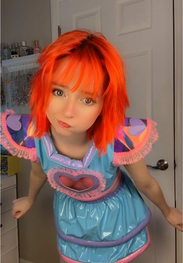 Alien Trend: Dressing Up as an Alien Doll