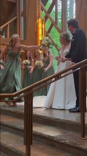 Bridesmaid FALLS DOWN during wedding ceremony!
