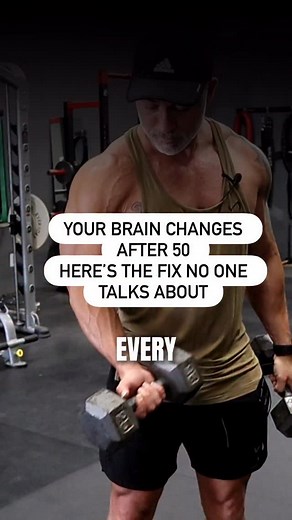 Here’s the truth: Every time you train, you’re not just building muscle. You’re rewiring your brain for motivation, focus, and drive. Comfort dopamine (food, alcohol, scrolling) makes you weaker. Effort dopamine (training, movement, overcoming resistance) makes you unstoppable. When you push through discomfort, your brain rewards you with more dopamine — and over time, you literally teach yourself to crave discipline instead of comfort. This is why motivation doesn’t come first. Movement comes f