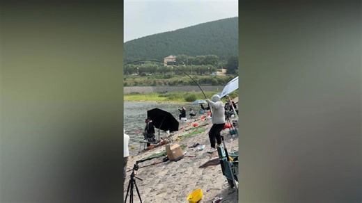 Angler lands 50lb catch bare-handed after rod snaps twice in fishing contest