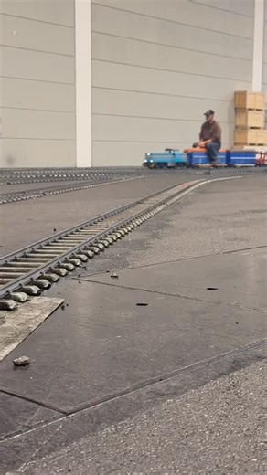 mam-modellbau on Instagram: "3x mam modellbau BR 54 vor einem langen Güterzug. Schöne Grüße von der „Faszination Modellbau Friedrichshafen“ 2025 #mam modellbau #echtdampf #5“Zoll #livesteam"