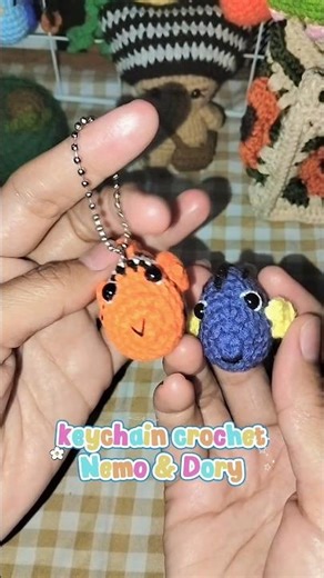 Crocheta a Nemo 🐠 & Dory 🐟 keychain cute crochet idea #crochet #shorts