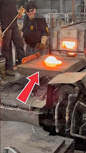 Glühendes Glas: Wahnsinns-Handwerk! 🔥✨ #shorts #glasherstellung #handwerk #industriekultur