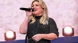 Kelly Clarkson Announces 'Invincible' Las Vegas Residency