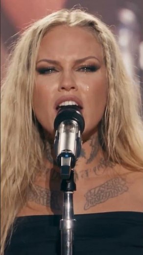 Freya – "Hold On" (Live) | Born to Survive #HoldOn