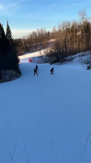 Dora’s first snowboarding in life and first snowboarding at BigRock Mountain today. (BigRock Ski Resort in Mars Hill is a hidden gem in northern Maine.) | Chunzeng Wang