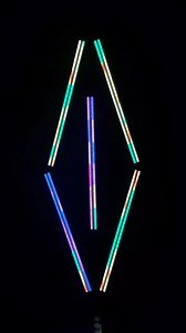 RIGEL BAR: Versatilidad que brilla. 🌟🎵 Una barra LED RGB que aporta una paleta de colores intensa, mientras que el con su estrobo LED blanco central añade efectos de luz que elevan la energía del show. Un aliado perfecto para escenarios que buscan impacto y dinamismo. 📦 Adquiérelo en CDMX (Azcapotzalco y Bolívar) y nuestras sedes en Guadalajara, León, Toluca, Puebla, Oaxaca y en Conecta Querétaro. | Sun Star