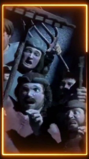 Shrek's Savage Smile After Scaring the Villagers 😂 | Funniest Shrek 1 Scene Ever! #Shorts