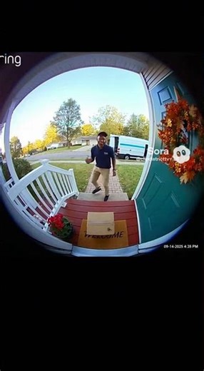 The Delivery Driver Who Moonwalks Away #moonwalk #deliverydriver #ringdoorbell