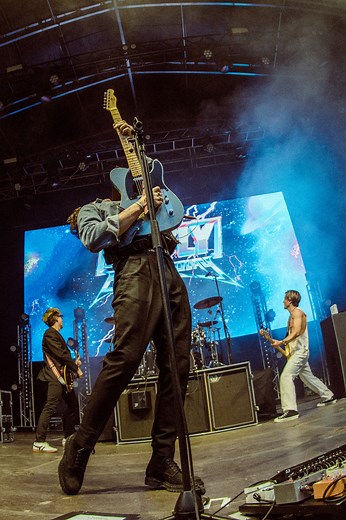 The American Open Road? The Brazilian dialling code? Nope, it’s a bus route 😂 | McFly