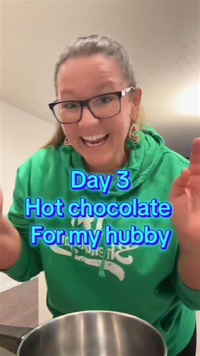 Bre on Instagram: "10 days of hot chocolate #breezybaking #breezylunchboxtime #breezywithbre"