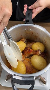 6.9K views · 53 reactions | Roast chicken in the pressure cooker ready in just a few minutes! | Super Recipes | Facebook