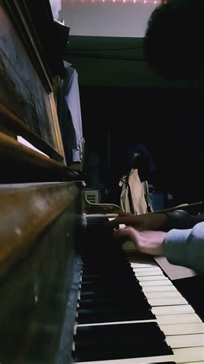 Fallen down on an out-of-tune piano