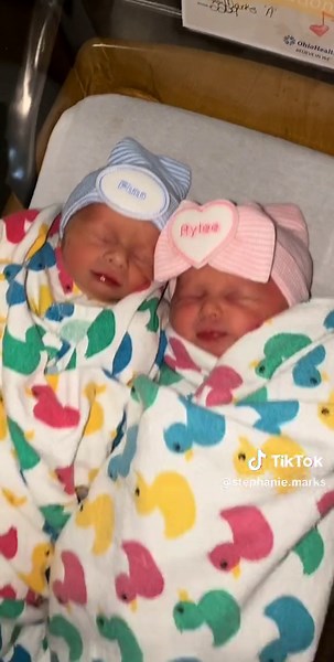 ALL the feels❤️ I would do it all again in a heartbeat #twinmom #twinlife #momlife #iwoulddoitallagain #mybabies #3yearsolds #momsoftiktok #PreschoolMom