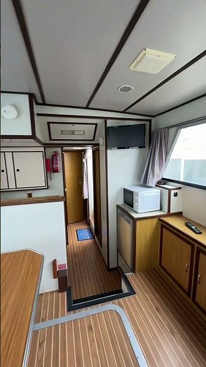 Take A Tour - Silver Mist - Norfolk Broads Boating Holidays #norfolk #norfolkbroads #holidays