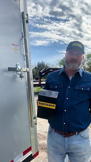 How to use Snatchlatch. Kevin gives a short demonstration. #trailersecurity #cargotrailers #storagetrailers #snatchlatch #rollupdoors #rollupdoorspecialists #uhaul #uhaultruck #containersecurity