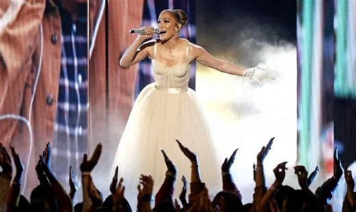 Jennifer Lopez's social media accounts mysteriously go dark, fans posit theories