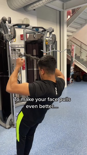 Optimize Your Face Pulls with Seated Position for Effective Shoulder Workout