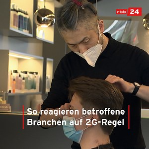 Ab Montag gilt in Berlin flächendeckend die 2G-Regel. In vielen Bereichen haben dann nur noch Geimpfte und Genesene Zutritt. Die betroffenen Branchen haben vor dem Start gemischte Gefühle. | rbb24