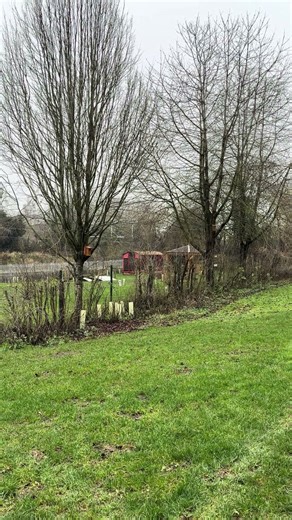 EMR Class 222 passing at speed #train #trainspotting #eastmidlandsrailway