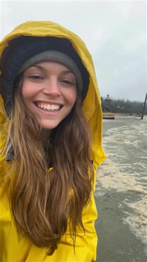 Tiny Tube Worm Homes: Beach Debris Mystery Solved