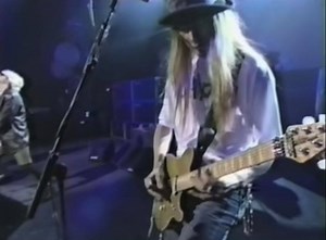 Thought I’d start off the week by sharing a clip from this Alice In Chains deep cut. I think it was released as hidden track on one of their albums? I don’t know though, I couldn’t find any information on it. 🌞 This will be a good week 🌞 #grungebible #aliceinchains #90s Video credit: https://youtu.be/7WicSW6dr9E | The Grunge Bible