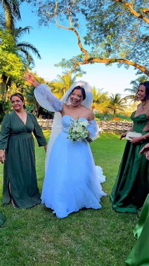 3K views · 68 reactions | Eu tenho as melhores madrinhas  Video: thalytabotelhovideomaker | Ariane Kelita | Facebook