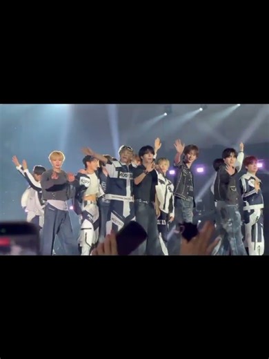 finally b2p reunion on kcon 🤧🤧 #liyu #woojin #flareu #ald1 #modyssey #sanghyeon