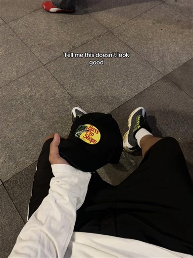 Stylish Bass Pro Mesh Cap for Outdoor Enthusiasts