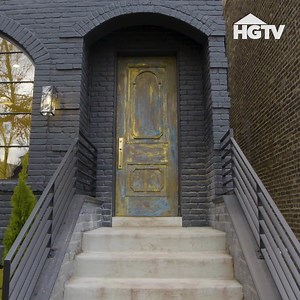 43K views · 208 reactions | Watch Alison and Ari work their magic in the all-new season of Windy City Rehab. Premieres TONIGHT at 9|8c with a special 90-minute episode. | HGTV | Facebook