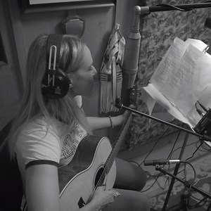 134K views · 890 reactions | ‘Johnny Cash: Forever Words’ was released on this day one year ago. Check out this moment from “Body On Body” sung by Jewel on the album. Listen: https://JohnnyCash.lnk.to/ForeverWordsAlbumFA!20190406 | Johnny Cash | Facebook