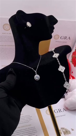 SULAIMON RUKAYAT MOTUNRAYO on Instagram: "Luxury Valentine Combo Set for Her🎁❤️ Content: 800,000 💎VVS MOISSANITE NECK CHAIN 💎VVS MOISSANITE EARRING 💎VVS VCA MOISSANITE BRACELET 💎GRA CERTIFICATE 💎SILVER POLISHING CLOTH 💎FREE DIAMOND TESTER 💎Special Gift Note/Card 💎Ribbon 💎Teddy Bear 💎Rose flower 💎Luxury Packaging Box 💎Luxury Packaging Bag Buy this package today and get: – Free luxury gift wrap – Free delivery before Valentine – Personalized Valentine card – Limited slots 2pieces for