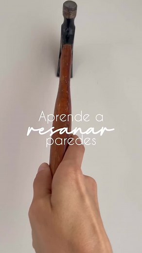 Aprende a resanar paredes🩵 El resanador que a mi me gusta es en pasta de la marca Metylan que encuentras en cualquier ferretería. ¿Te gusta como quedó? Te leo🤍 #decoración #homedecor #cuadros