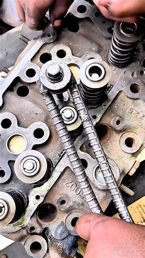Cylinder Head Valve Spring Cotter Fitting #shortsfeed #mechanic #tools #diy
