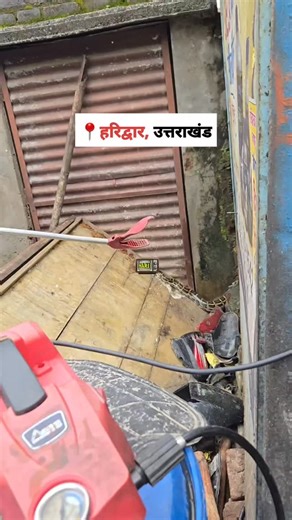 HARI TV | हरिद्वार में खड़खड़ी रेलवे फाटक के पास निकला विशाल अजगर, वन विभाग की टीम ने किया रेस्क्यू #reels #reelsinstagram #python #wildlife... | Instagram