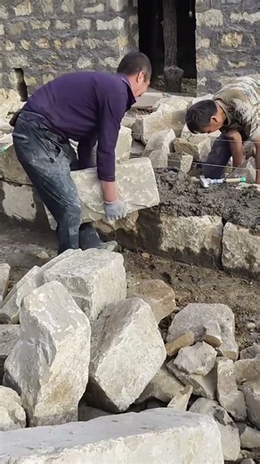 Clever Techniques for Laying Massive Stone Blocks
