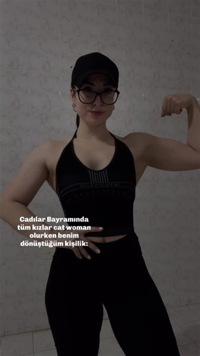 Fit Kadının Rehberi on Instagram: "SHE HULK . . . . . . #gymgirl #gymmotivation #gym #shehulk #marvel #hallowen"