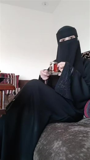 miss queen Amira (@missqueenamira)’s videos with original sound - miss queen Amira