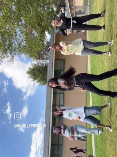 VISIONARYZ making their 2024-2025 debut!!🐈‍⬛😻 (repost from instagram) If you are interested in joining the VVHS KPOP Club, feel free to contact us!🐰 #katseye #debut #dance #dancechallenge