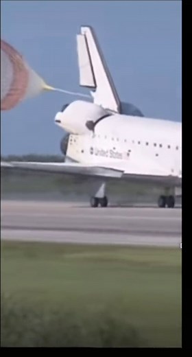 Shuttle landing ( Challenger )