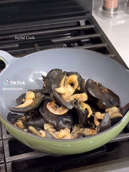 Delicious Pepper Snail Recipe with Rice and Plantain