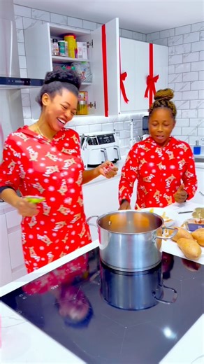 Teasing my mum for wearing trousers for the first time and now she’s threätening to remove it 😹😂 Mummy pls endure it small 🤣 | Hair Tutorials & Lifestyle